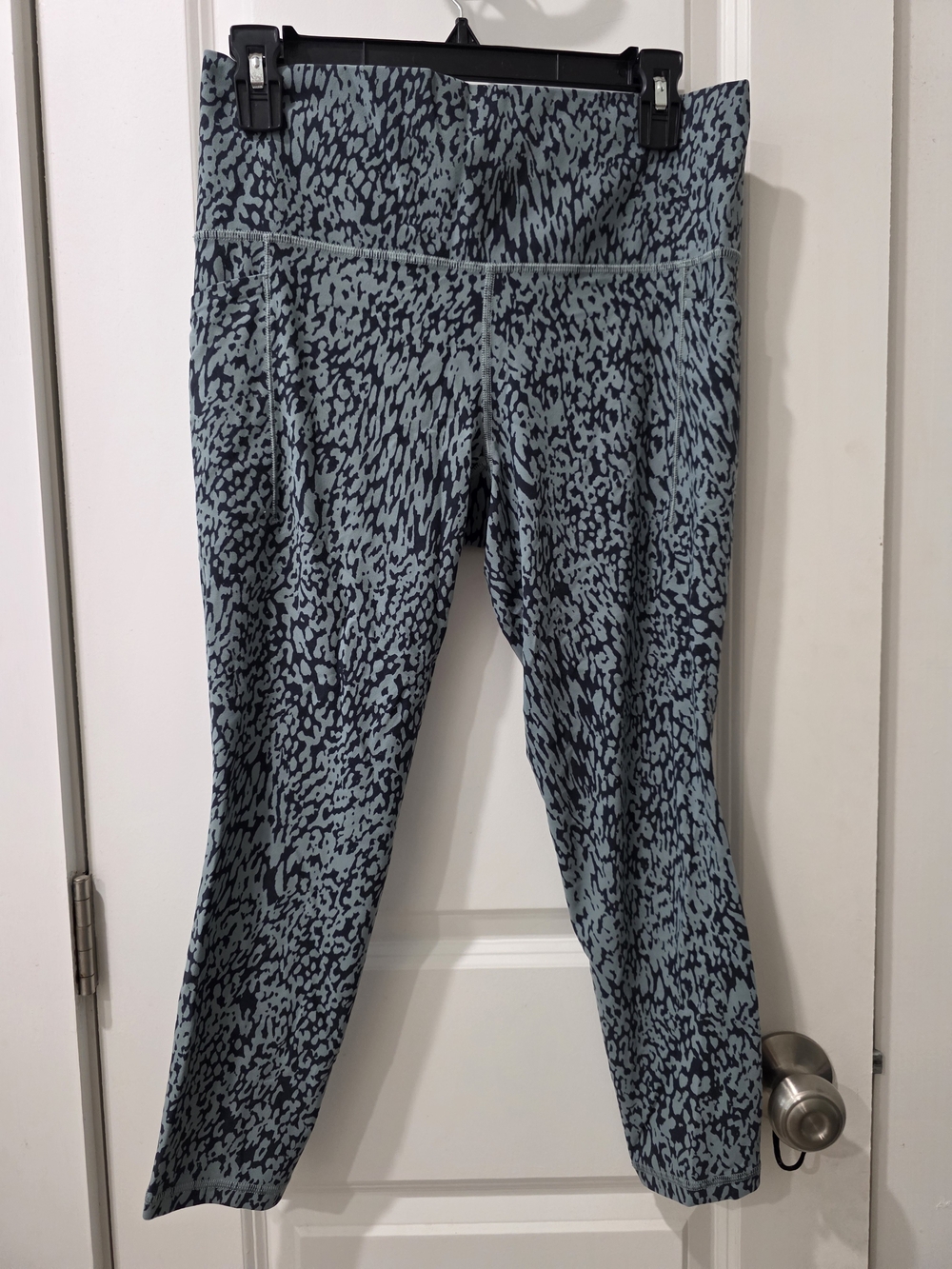 Athleta Blue and Black Animal-Print Womens Leggings - Size 10 New No Tags